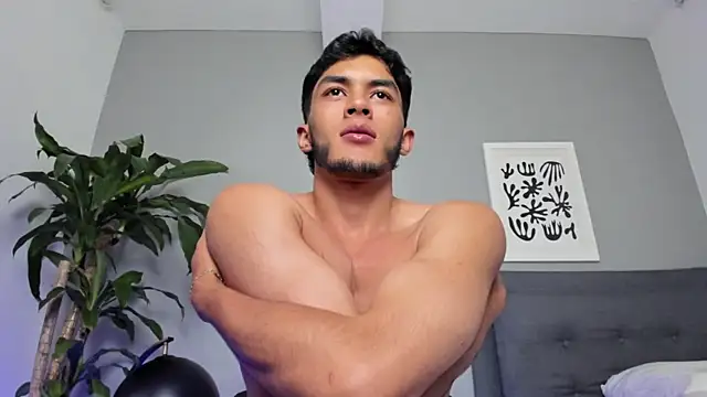 Tylerffoxx 现场性爱视讯表演