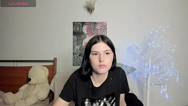 Kira_Devi 现场性爱视讯表演