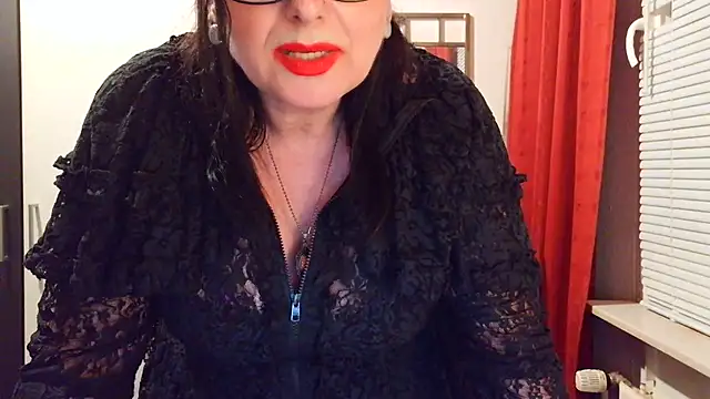 LadyMaxime511 现场性爱视讯表演