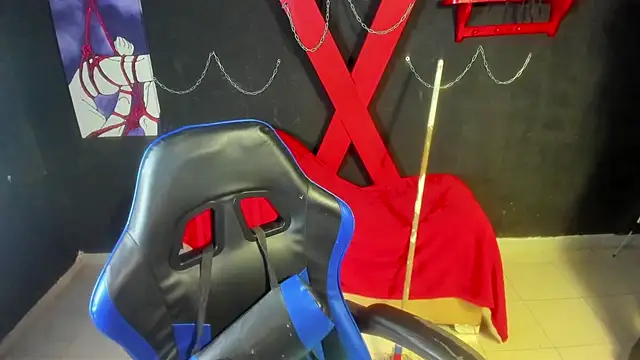 Sharlotshh 现场性爱视讯表演