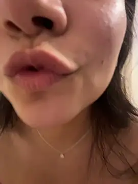 EmmyBullockk 现场聊天室