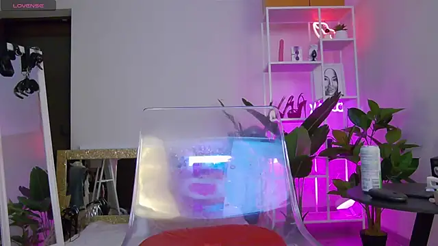 ArianaArianna 现场聊天室
