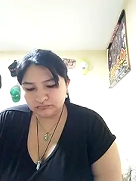 LauraHorny69 现场性爱视讯表演