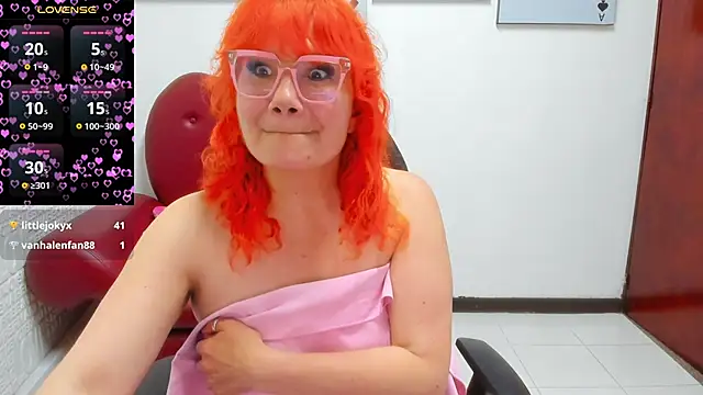 Salomeediaz_ 现场性爱视讯表演