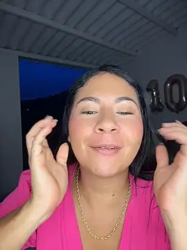 Camiibunny 现场性爱视讯表演