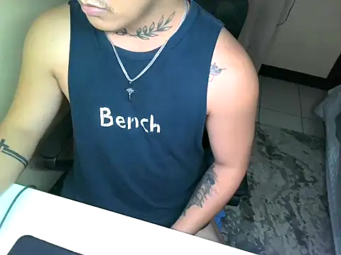 urhardfuckerAsiandaddy 现场性爱视讯表演