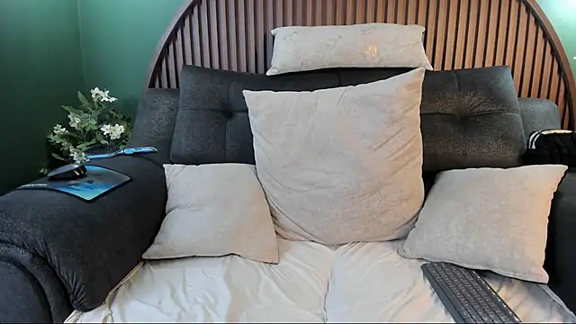shannel__queen 现场性爱视讯表演