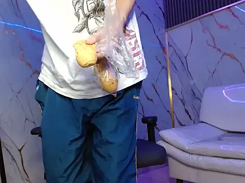 kyler_blossom 现场性爱视讯表演