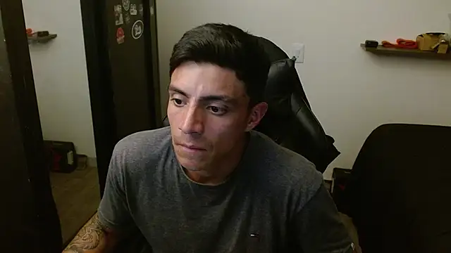 kv___xxx_ 现场性爱视讯表演