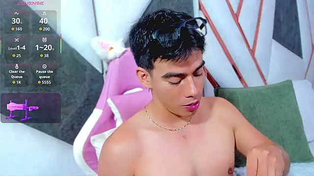 Alejandro_karter18 现场性爱视讯表演