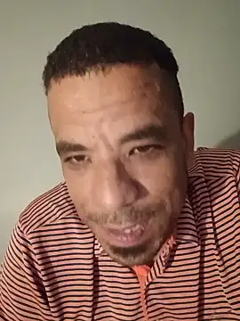 TJ_Freaky_Skigh 现场性爱视讯表演