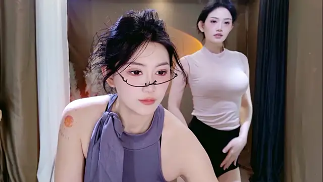 Banana-Milk69 现场性爱视讯表演
