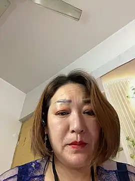 Ruyier 现场性爱视讯表演