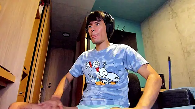Huge_latin_cock 现场性爱视讯表演