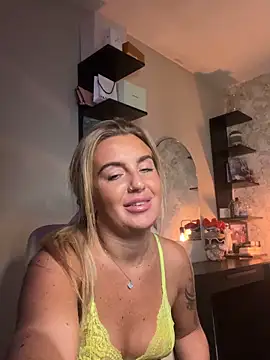 CharlottemilfUKx 现场聊天室