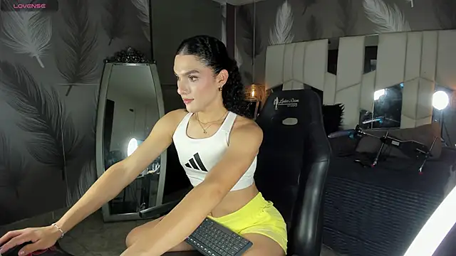 Veronica_hottie 现场性爱视讯表演