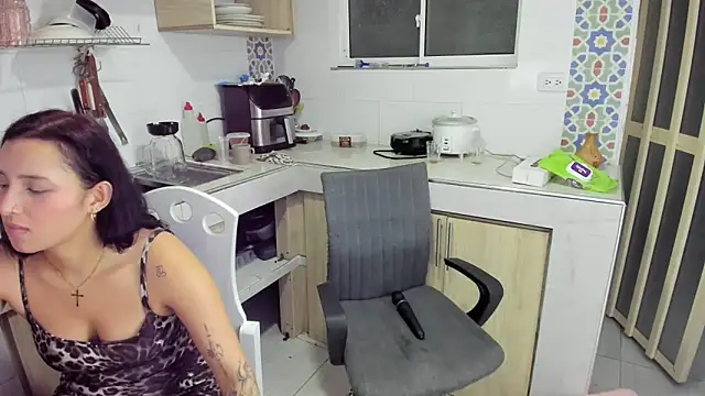 RachelJones_ 现场性爱视讯表演