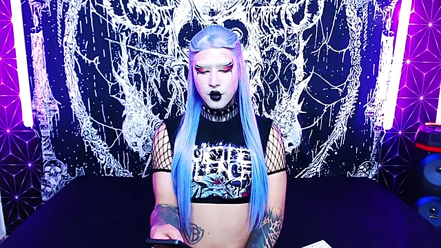 naomi_satan 现场性爱视讯表演