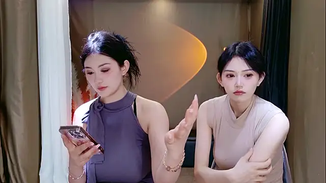 Banana-Milk69 现场性爱视讯表演