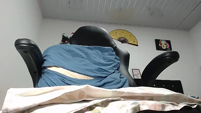 pamelabigcock69 现场性爱视讯表演