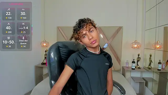 Anyelo_Twink 现场性爱视讯表演