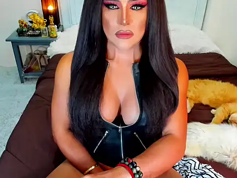 MissTyraxx 现场性爱视讯表演