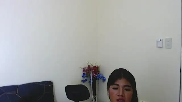 DominnantTransqueen 现场性爱视讯表演