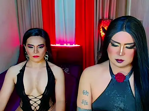Incredible_Shemale 现场性爱视讯表演