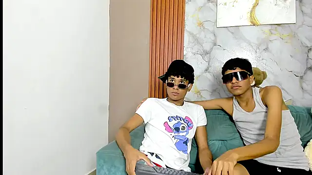 BOUL_GUYS 现场性爱视讯表演