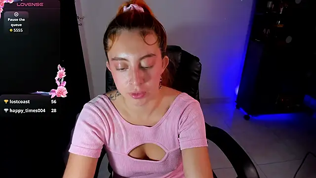 Violetaarey 现场性爱视讯表演