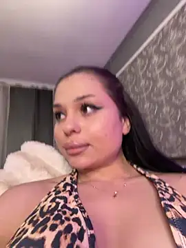 Olivia_Noor 现场聊天室