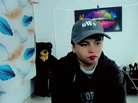 Maddi_ivanova2026 现场聊天室