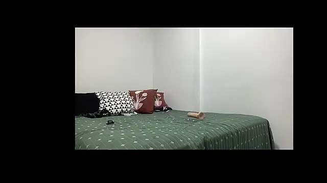 horny_gay_latin 现场聊天室