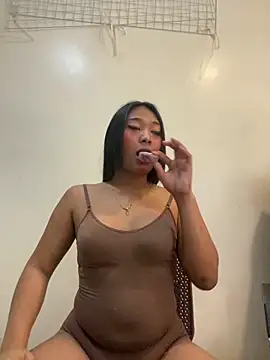 hugecock_tamira 现场聊天室