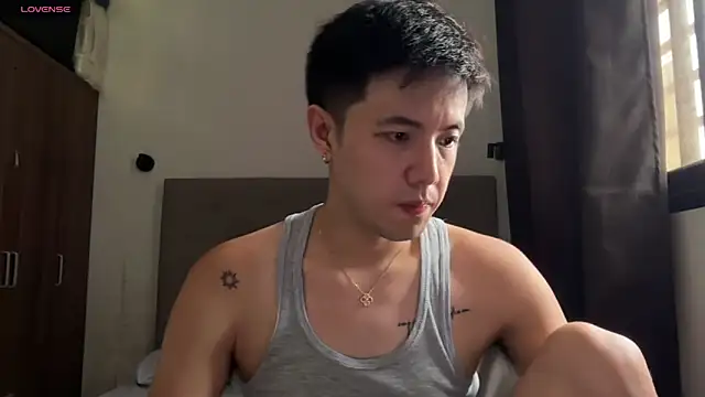Addictiveboi 现场性爱视讯表演