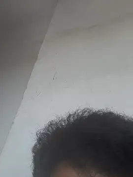 sexyboi505 现场性爱视讯表演