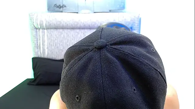 Taylerr_18 现场性爱视讯表演