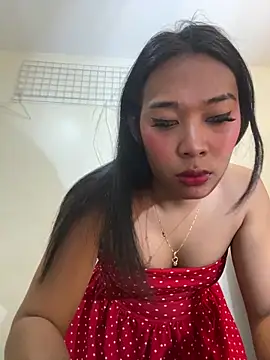 hugecock_tamira 现场性爱视讯表演