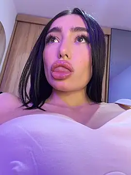 Maddy_Jones 现场聊天室