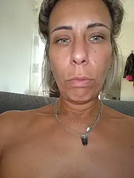 Savage_83 现场聊天室
