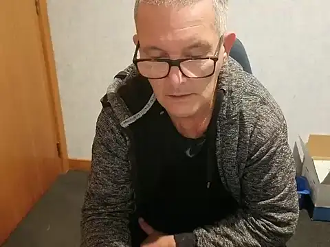 daddy_man 现场性爱视讯表演