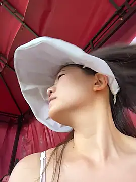 xiaochengzi505 现场性爱视讯表演