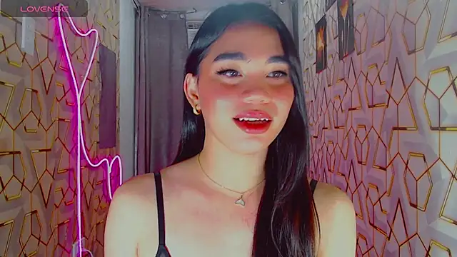 DreamGirlMia 现场性爱视讯表演