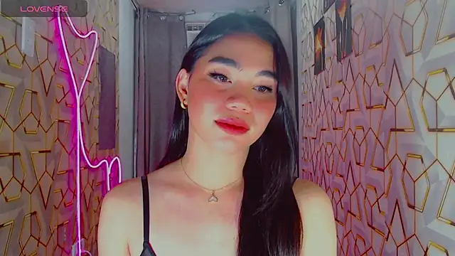 DreamGirlMia 现场性爱视讯表演