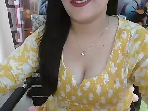 _chitranshi 现场性爱视讯表演