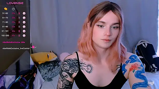Alice_Hells 现场性爱视讯表演