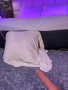 MelanieHillss 现场聊天室