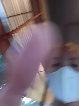 Michiko1 现场聊天室