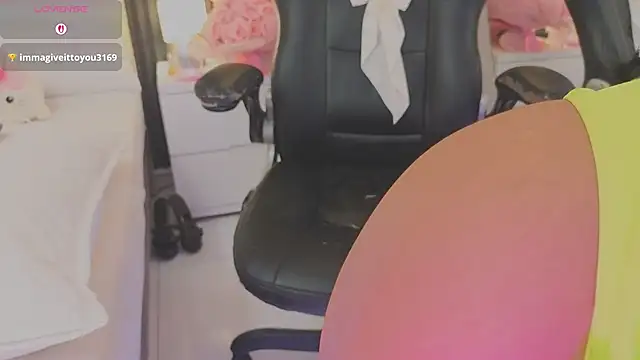 Madiee_Rhea 现场性爱视讯表演