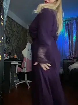 Sweet-blonde 现场性爱视讯表演